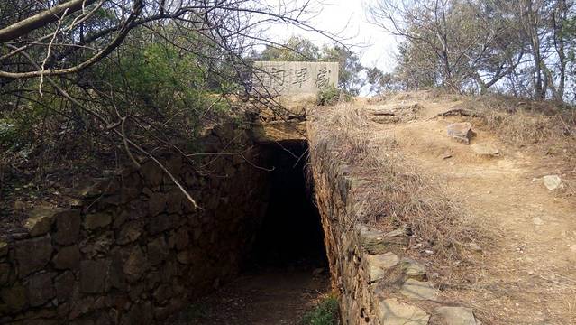 香山风景区-藏军洞