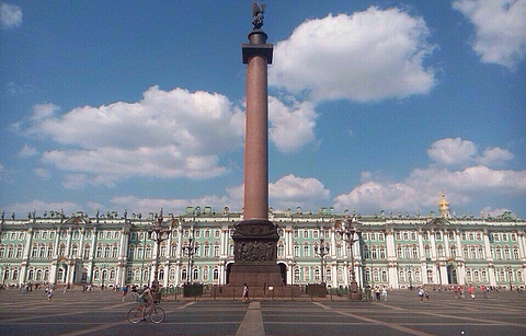 圣彼得堡艺术广场