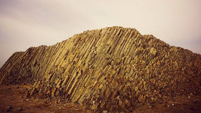谷力脑包火山地质遗迹
