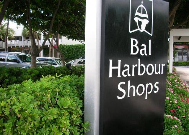 巴伯港购物中心