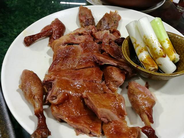 彝家寨民族主题表演餐厅(鑫源美食城店)