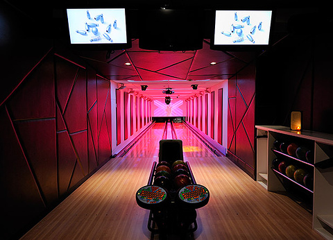 Frames Bowling Lounge - Bowling NYC
