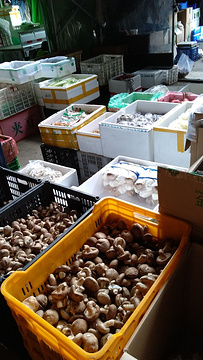 青岛市抚顺路蔬菜副食品批发市场的图片