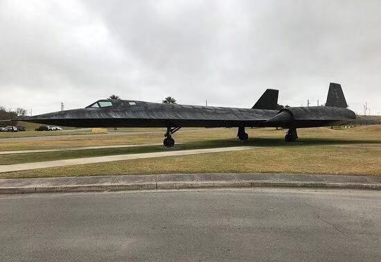 拉克兰空军基地