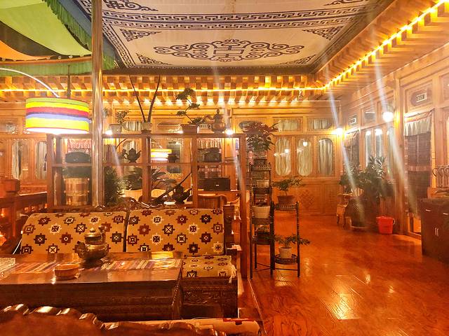 乌泽林卡藏餐府