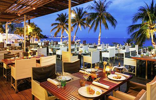 The Beach Club at Pullman Hotel