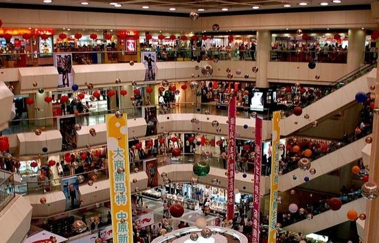 百盛购物中心(中央大街店)