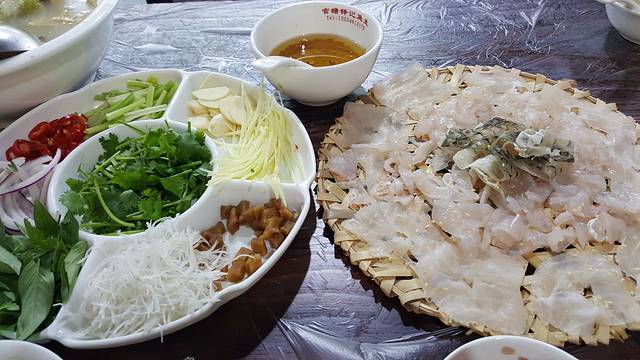 官塘锋记鱼生·生腌·砂锅粥(牌坊街店)