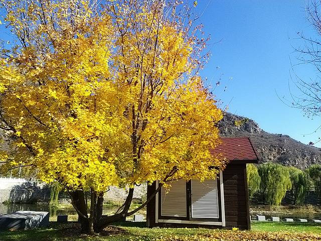 北京雁栖湖西山步道