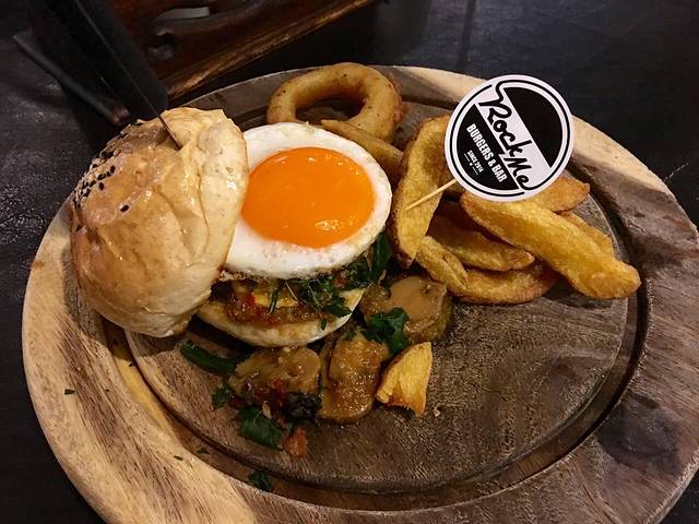 Rock Me Burgers & Bar