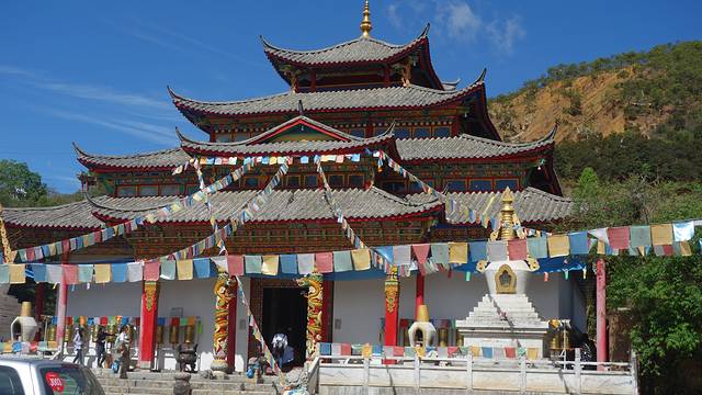 泸沽湖草海喇嘛寺