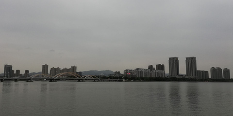 蛟桥河步行街(公园路)