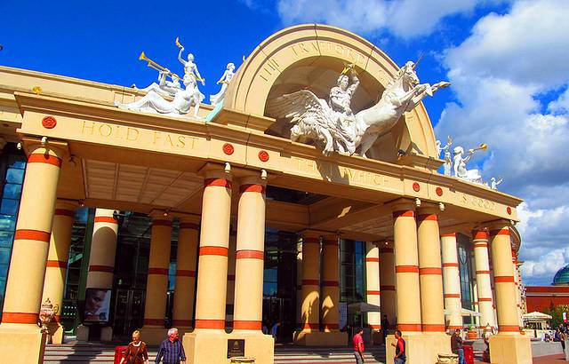 特拉福德购物中心