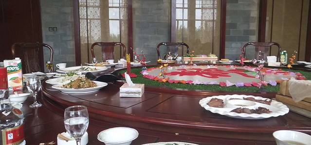 德百温泉大观园生态餐厅