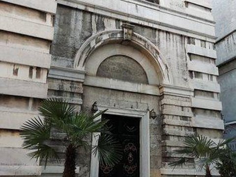 Beyoglu Uc Horan Armenian Church旅游景点图片