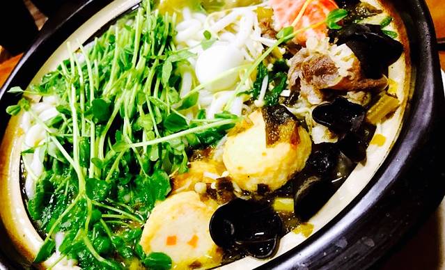 名稻谷云南过桥米线