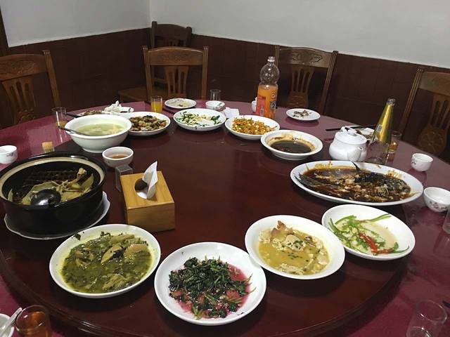 鹤莱·庭院餐厅(庾村店)