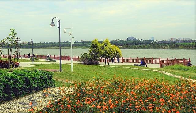 半月岛湿地公园