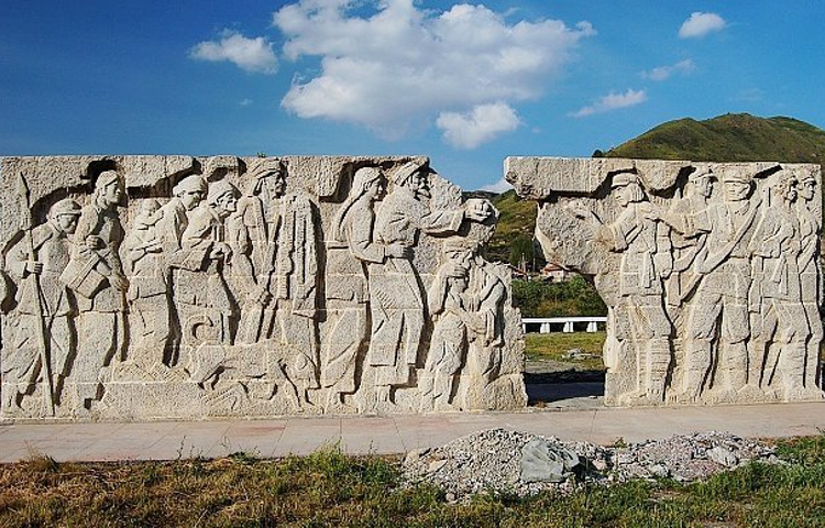 红军长征纪念碑碑园