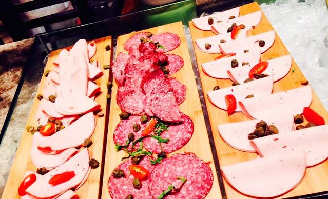 盛宴标帜自助餐厅