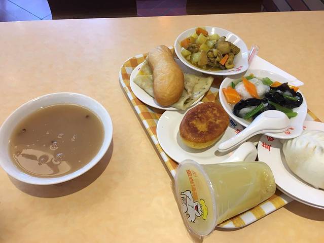 蓝白自选餐厅(松霞路店)