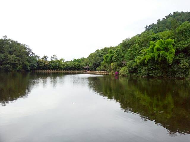 红珠山国际旅游度假村
