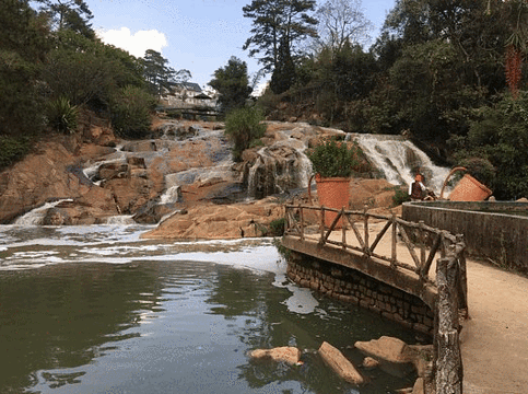 Cam Ly Waterfall旅游景点图片