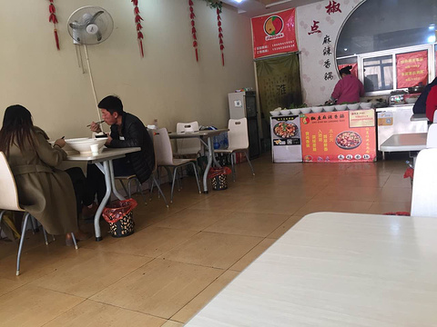 椒点麻辣香锅(老黄岛店)旅游景点图片