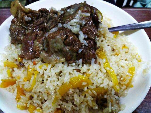 艾力扎提抓饭馆