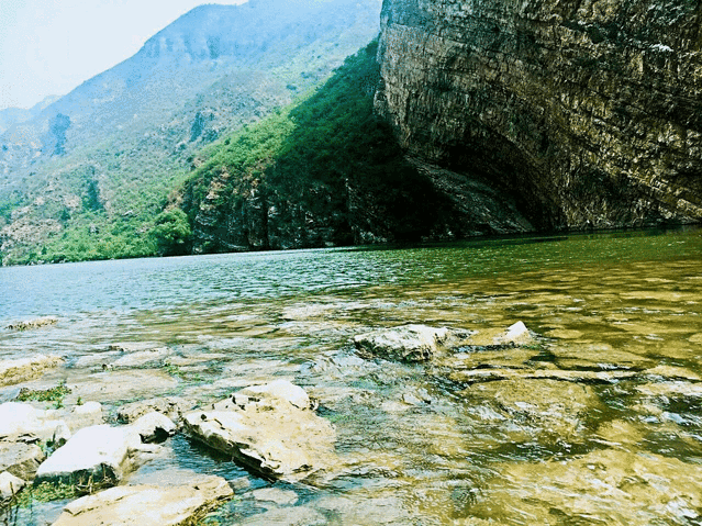 张家口永定河峡谷漂流
