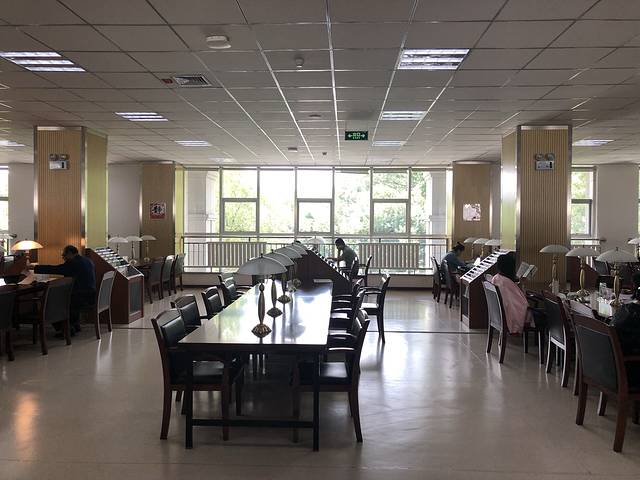 八师石河子市图书馆(北三路)