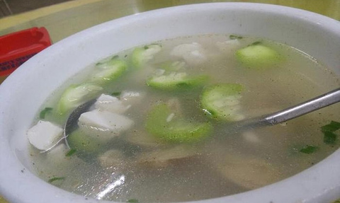 巽港海鲜大排挡