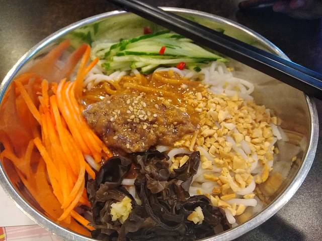 灵芝妹子海鲜米线(南石道街店)