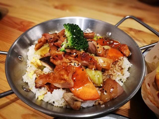 友垣日本料理铁板烧·海鲜自助餐(江门蓬江万达广场店)