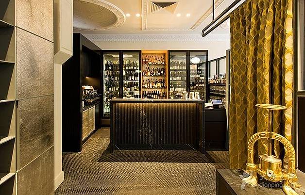 戈洛西佛罗伦蒂诺地窖酒吧