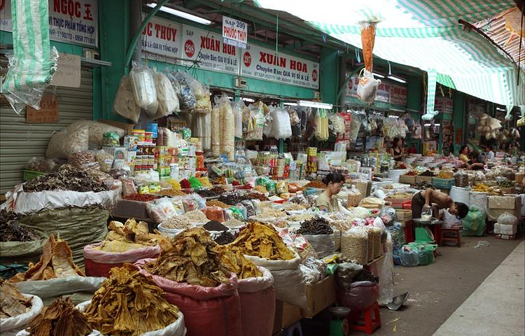 Binh Tay Market