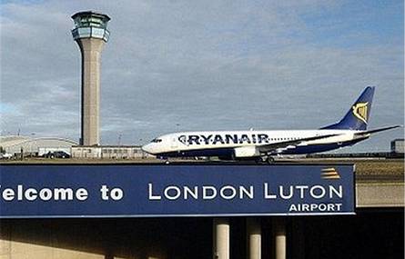 伦敦卢顿机场