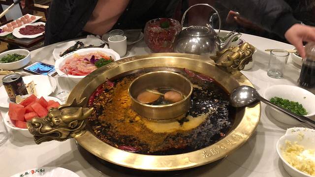 龙腾庭院火锅(恒大新城店)