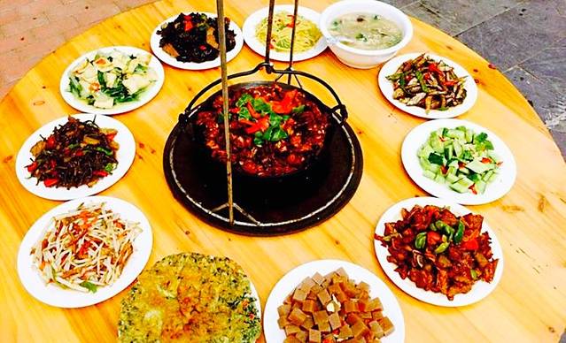 金寨八湾八大碗十五号饭店