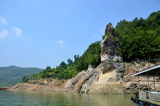 (0)地址:陕西省安康市汉滨区瀛湖码头西3公里门票具体收费情况以现场