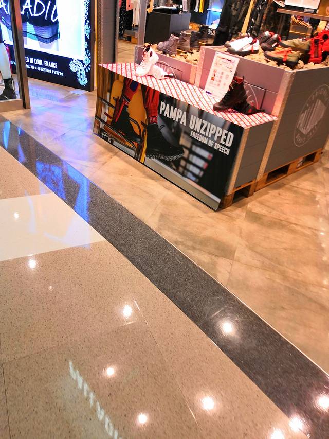 百联金山购物中心