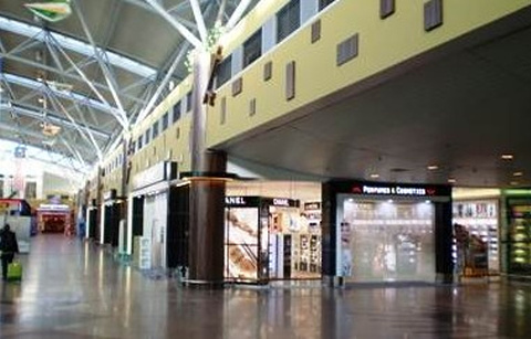 兰卡威国际机场免税店