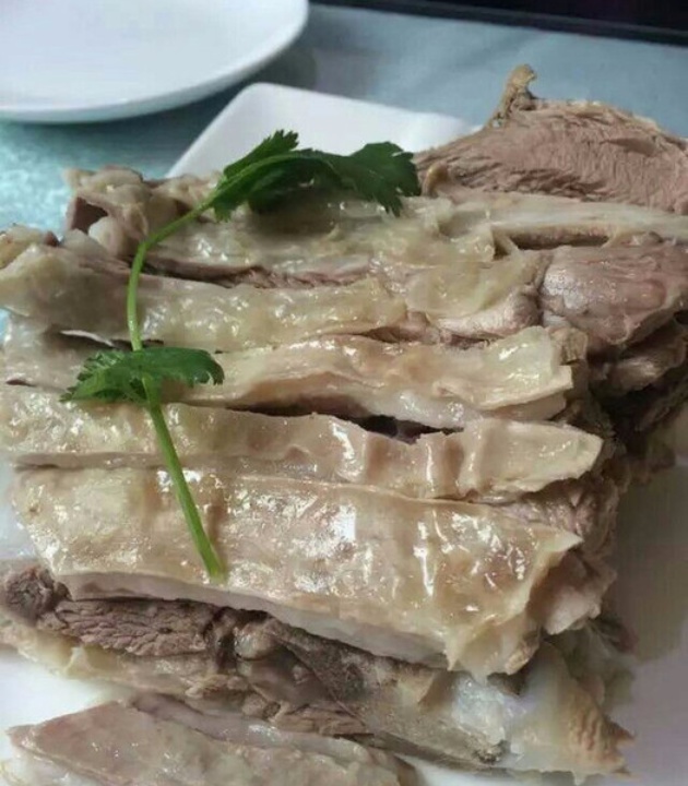 妥穆洒东乡手抓美食