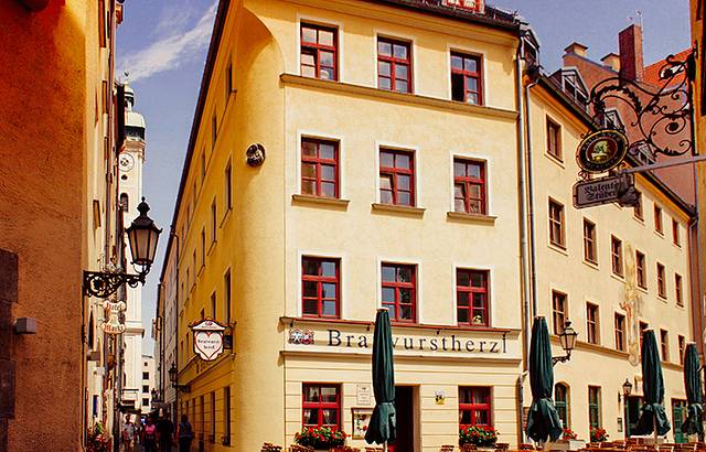 Bratwurstherzl Am Viktualienmarkt