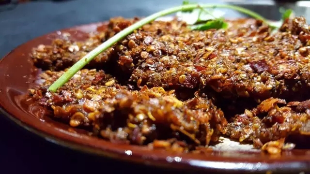 红九格老火锅(三峡广场店)