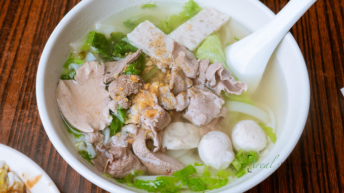 另外,猪杂粿条汤,水饺,食材新鲜,没有太多惊喜,作为平价的早餐档也是