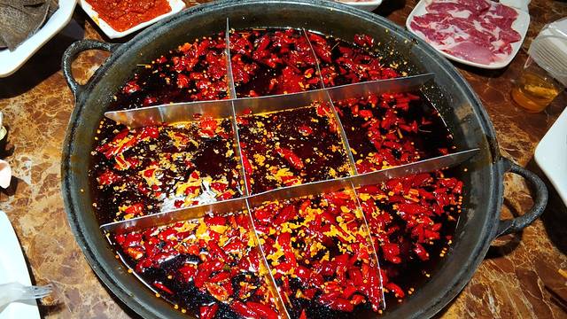 渝宗老灶火锅(黄泥塝店)