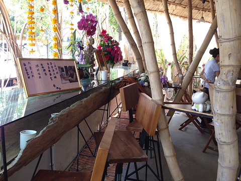 Deva Bamboo Cafe