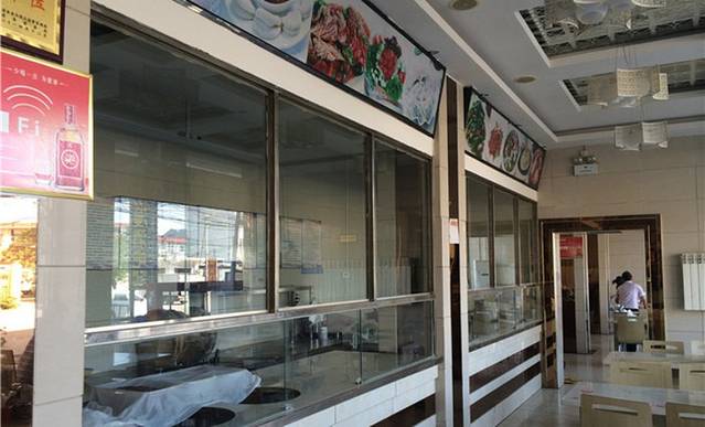 亚伟瓦罐面美食城(淇县总店)