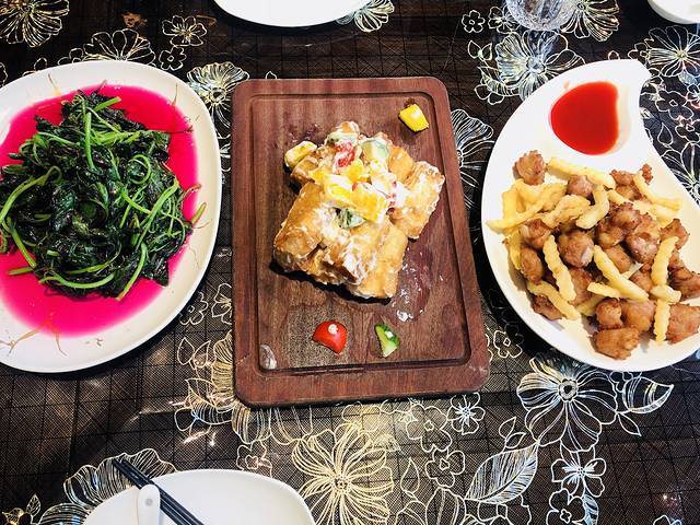 美庐时尚餐厅·湖北菜·(南京路店)